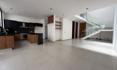 RENTA DE CASA CUARTOS CON BAÑOS COMPLETOS, ZONA NORTE, LEÓN, GTO.