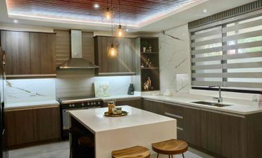 6-Bedroom Fully Furnished Corner House & Lot for Sale in BF Homes Parañaque