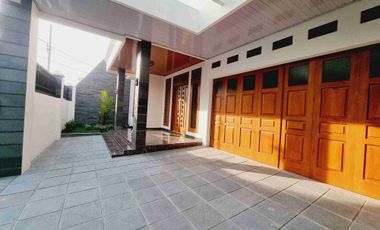 Rumah Mewah 261m² Gress Dekat Fave Manahan Solo