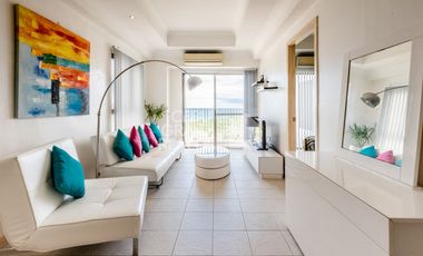 Bright Ocean View Condo with Modern Design in Mactan