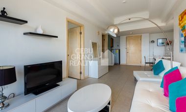 Bright Ocean View Condo with Modern Design in Mactan