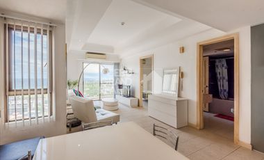 Bright Ocean View Condo with Modern Design in Mactan