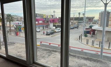 SE RENTA LOCA COMERCIAL EN LA AVENIDA JUAREZ