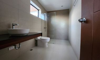 Brgy.Inarawan Antipolo For Sale   House And Lot  4 Carport near Holy Child School Antipolo rg