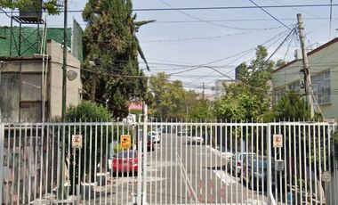 CASA EN VENTA PLAYA HERMOSA 493, MILITAR MARTE, IZTACALCO, CDMX.