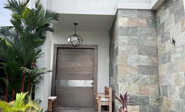 Casa Amoblada de alquiler en Samborondón, Urbanización el Rio