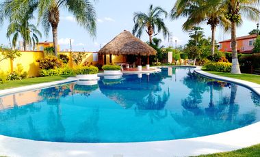 $2,000,000 HERMOSA CASA REMODELADA TRES RECÁMARAS Y ALBERCA EN LAS GARZAS, TEZOYUCA, MORELOS