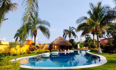 $2,000,000 HERMOSA CASA REMODELADA TRES RECÁMARAS Y ALBERCA EN LAS GARZAS, TEZOYUCA, MORELOS