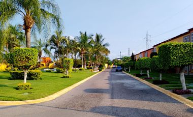$2,000,000 HERMOSA CASA REMODELADA TRES RECÁMARAS Y ALBERCA EN LAS GARZAS, TEZOYUCA, MORELOS
