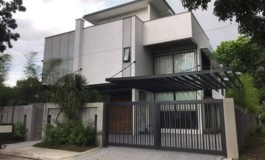 Modern 3 Storey Fully Furnished House with Roof Deck and Gym in Manila Southwoods Residential Estates