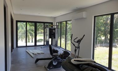 Modern 3 Storey Fully Furnished House with Roof Deck and Gym in Manila Southwoods Residential Estates