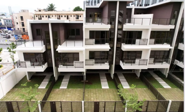 Nuliv Townvillas at Acqua – Exclusive Riverside Luxury