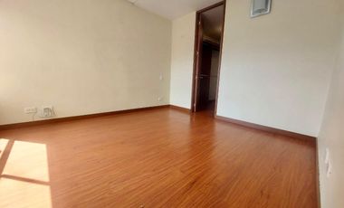 Bello Apartamento con excelente iluminación y vista