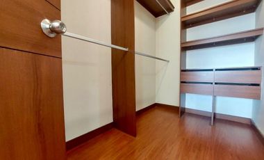 Bello Apartamento con excelente iluminación y vista