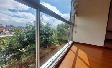 Bello Apartamento con excelente iluminación y vista
