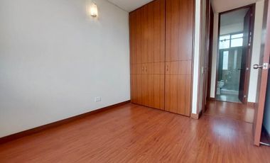 Bello Apartamento con excelente iluminación y vista