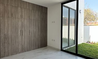 Casa en venta en Villas de Irapuato,  Irapuato Guanajuato, Privada Santa Fe, un solo Piso.