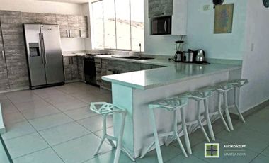 Casa de Playa Moderna en Venta | Piscina y Vista Panorámica al Mar – Playa Honda, Cerro Azul