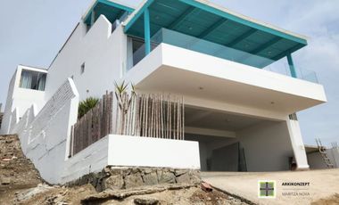 Casa de Playa Moderna en Venta | Piscina y Vista Panorámica al Mar – Playa Honda, Cerro Azul