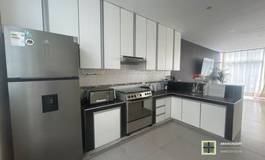 Casa de playa en venta – Playa Honda, Cerro Azul 5 dormitorios | Piscina privada | 300 m² construidos