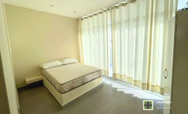Casa de playa en venta – Playa Honda, Cerro Azul 5 dormitorios | Piscina privada | 300 m² construidos