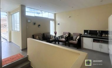 Casa de playa en venta – Playa Honda, Cerro Azul 5 dormitorios | Piscina privada | 300 m² construidos