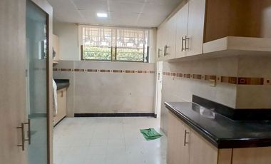 Casa en venta en Urdesa central con uso Residencial y Comercial – 800 m²