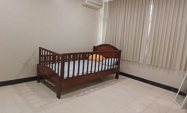 Casa en venta en Urdesa central con uso Residencial y Comercial – 800 m²