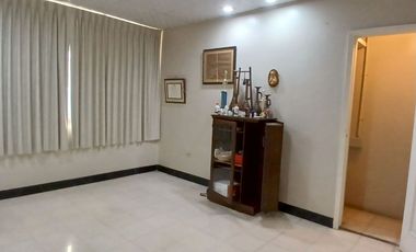 Casa en venta en Urdesa central con uso Residencial y Comercial – 800 m²
