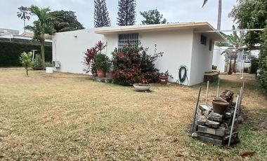 Casa en venta en Urdesa central con uso Residencial y Comercial – 800 m²