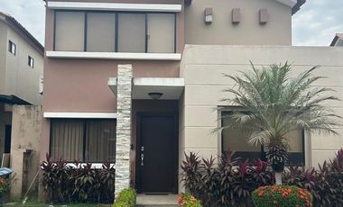 Ciudad Celeste, Venta de casa 3 dormitorios de oportunidad