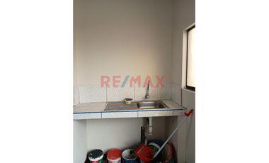 🔑 ¡Ocasión Única! Se Vende Departamento En Zona Exclusiva – Urb. Las Flores, S.J.L.