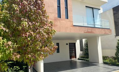 CASA EN RENTA A TAN SOLO 25 MINUTOS DE SANTA FE CDMX