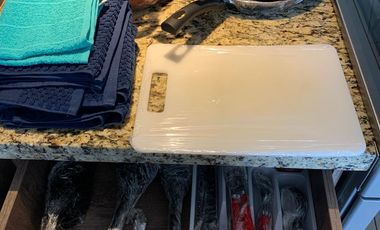 AMPLIO DEPARTAMENTO AMUEBLADO EN RENTA – CERCANO A PLAZA MAYOR Y UNIVERSIDAD LA SALLE