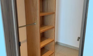 AMPLIO DEPARTAMENTO AMUEBLADO EN RENTA – CERCANO A PLAZA MAYOR Y UNIVERSIDAD LA SALLE