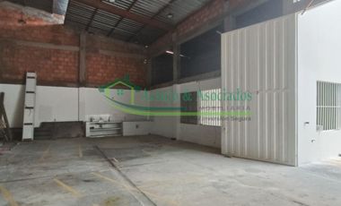 EN GIRARDOT - CUNDINAMARCA ARRENDAMOS CASA CON OFICINAS Y ALMACENAMIENTO O SIMILARES.