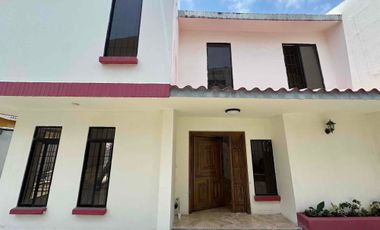 Alquilo Casa 3 dormitorios, Santa Cecilia zona cerrada