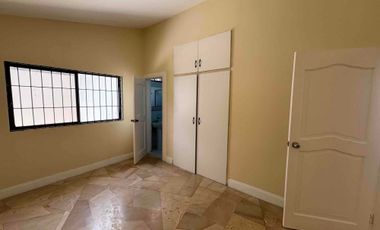 Alquilo Casa 3 dormitorios, Santa Cecilia zona cerrada