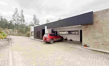 Amplia casa de venta , Sector San Joaquín