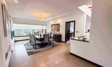 Amplia casa de venta , Sector San Joaquín