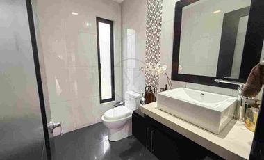 Amplia casa de venta , Sector San Joaquín