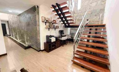 Amplia casa de venta , Sector San Joaquín