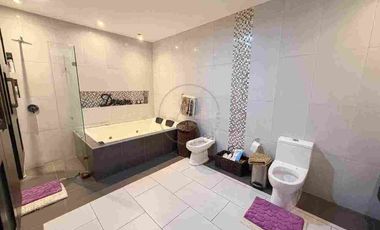 Amplia casa de venta , Sector San Joaquín