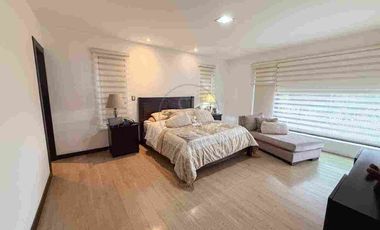 Amplia casa de venta , Sector San Joaquín