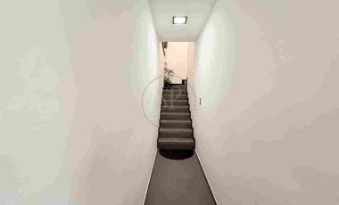 Amplia casa de venta , Sector San Joaquín