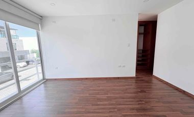 CASA EN RENTA EN LOMAS DE ANGELOPOLIS, PUEBLA UBICADA A 800MTS DE CHEDRAUI CASCATTA