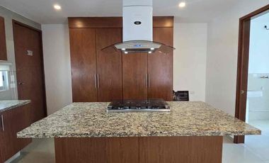 CASA EN RENTA EN LOMAS DE ANGELOPOLIS, PUEBLA UBICADA A 800MTS DE CHEDRAUI CASCATTA