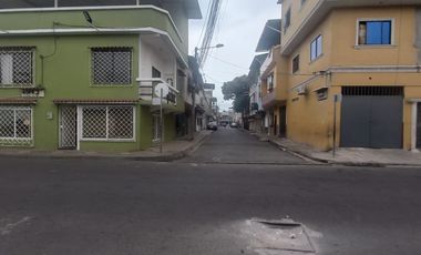 Venta casa rentera en ciudadela Santa Monica sur de Guayaquil