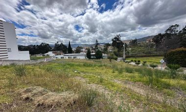 Terreno esquinero en venta en Challuabamba I En exclusiva urbanización privada