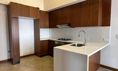 Suite en venta en el Centro Histórico de Cuenca – con vista a la Catedral